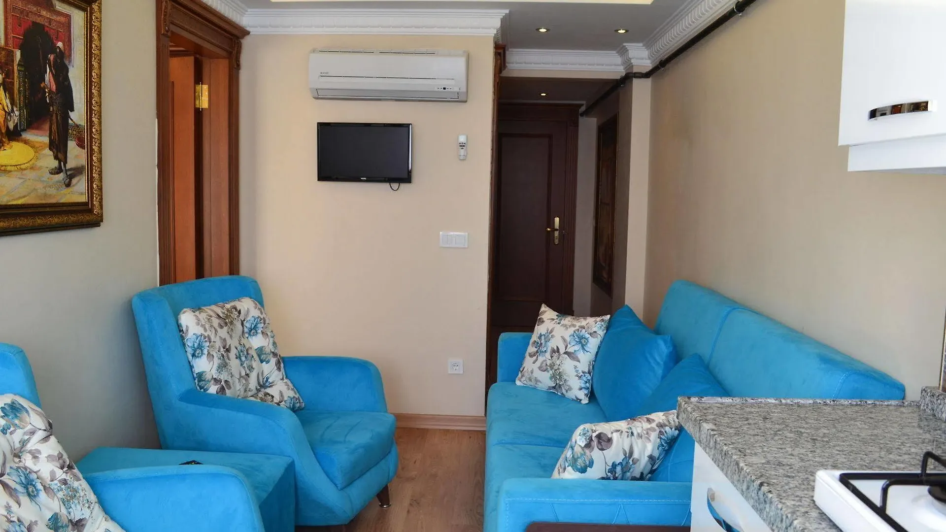 Blue Istanbul Suites 3*,